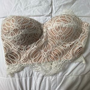 BOOHOO white lace top